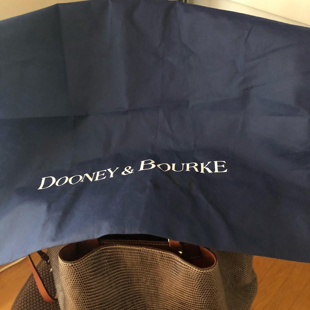 Dooney & Bourke